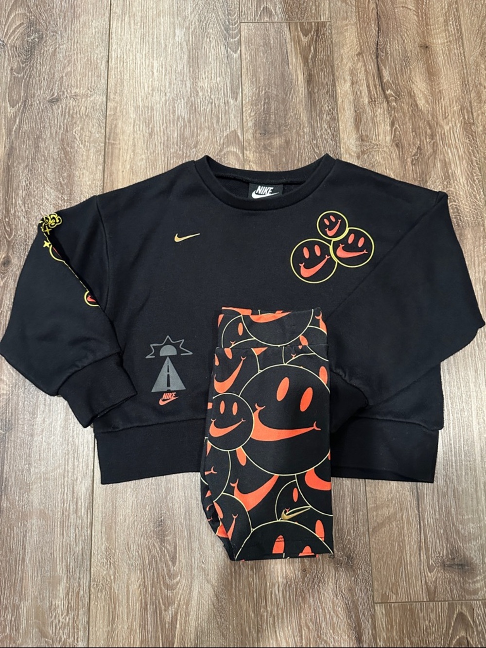 Nike Crewneck Sweatshirt with Orange Smiley Motifs Size: 4T
